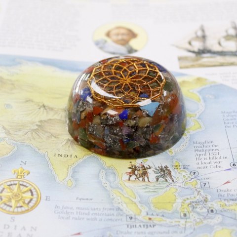 Orgonit na Biurko - Kopuła - Mix Kamieni