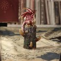 Wieszak Crimson Helper - Red Dragon figurka 18.8cm