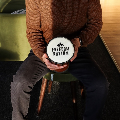 Mały Bęben Djembe Pro - Rytm Wolności (wysoki) Rękodzieło - 30 cm