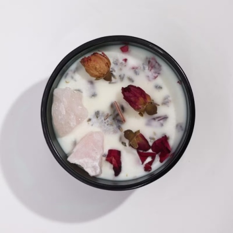 Świeca Hop Hare z Kamieniami i Kwiatami Kochankowie