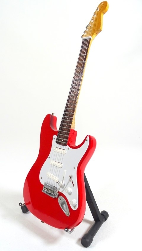 Mini gitara w stylu Dire Straits Mark Knopfler dekoracja prezent dla fana