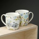 Zestaw dwóch porcelanowych kubków od Julie Dodsworth